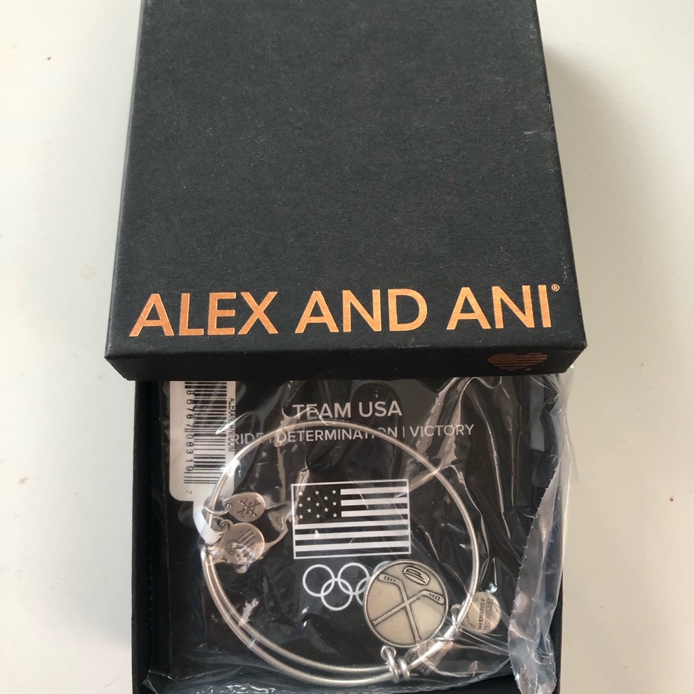 Hockey Alex & Ani